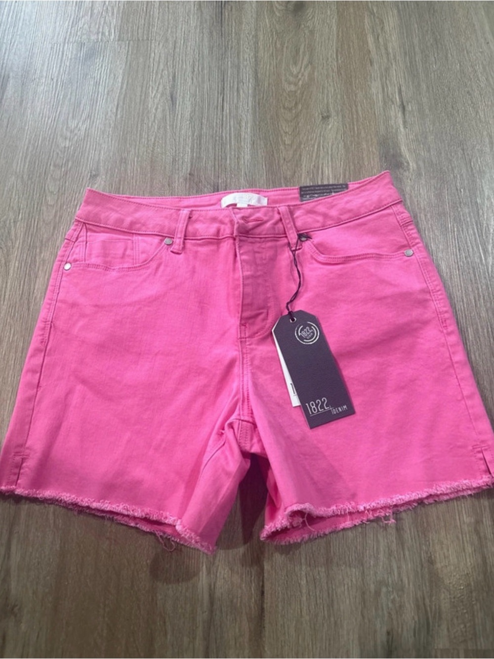 1822 Denim Bright Pink Frayed Hem Jean Shorts